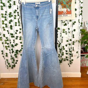 Free People NWT Bell bottom jean